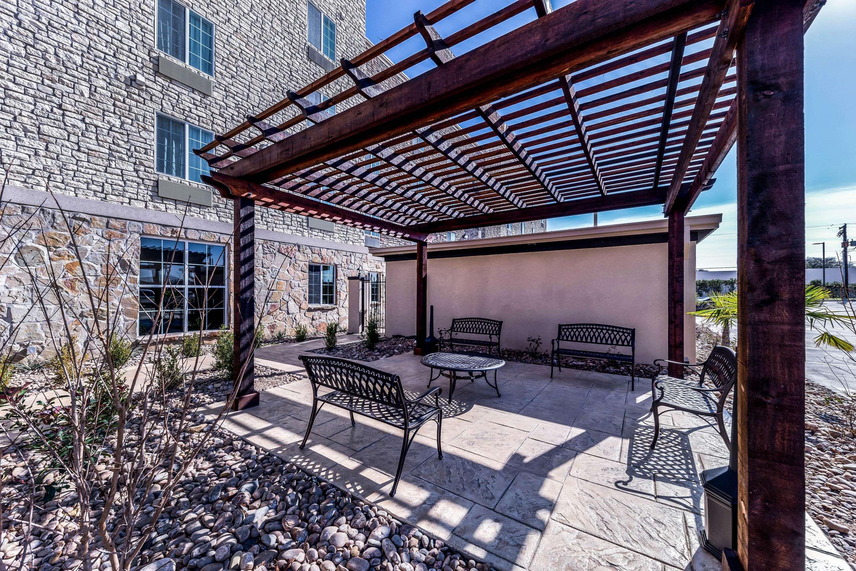 Comfort Suites Grand Prairie - Arlington North Exterior photo